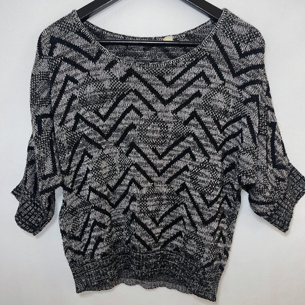 Mid 2000s Urban Outfitters Sweater (Lux, M)
